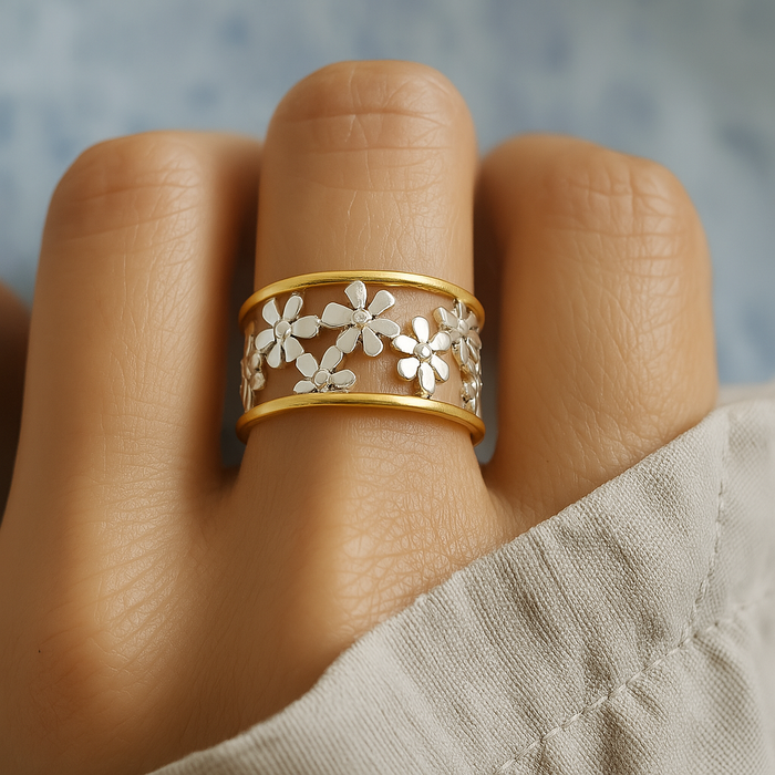 EdithMay™ - Irregular Hollow Daisy Ring
